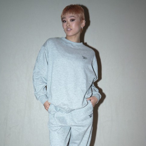 レディース　袖ラインプルオーバー（Reebok）