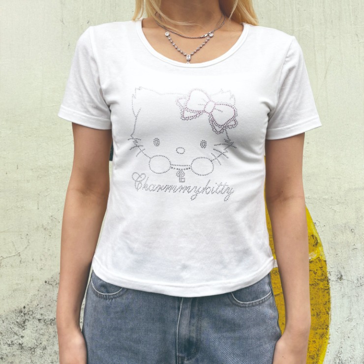 レア★チャーミーキティ パール＆ラインストーン2本 レディース ラインストーンTシャツ（チャーミーキティ） | アベイル
