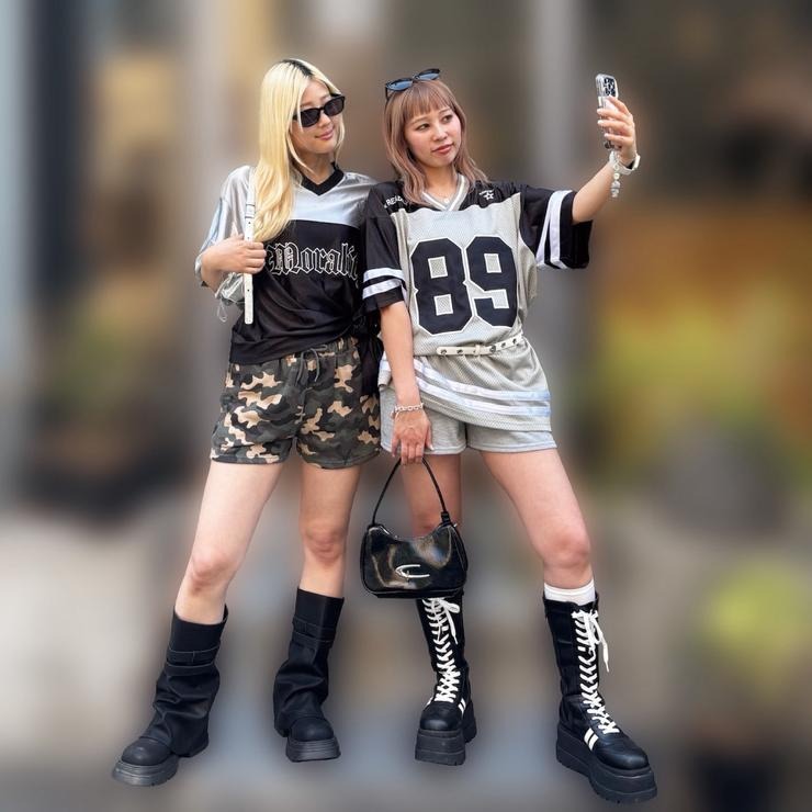レディース ユニフォーム風Tシャツ（CHIP CLIP・TikTok） | アベイル
