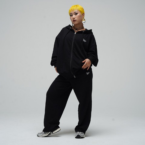 レディース　パーカ（Reebok）