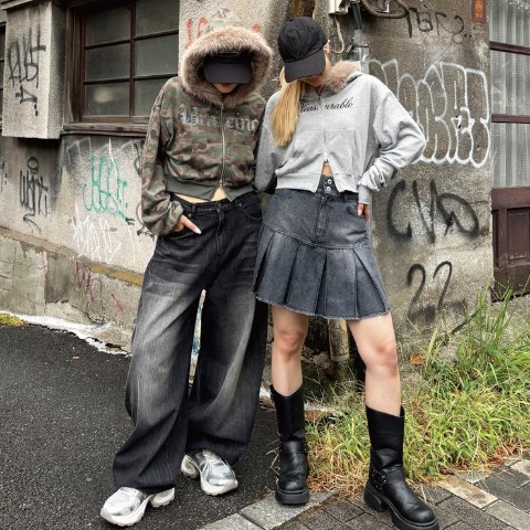 レディース　ジップパーカ（CHIP CLIP・TikTok）
