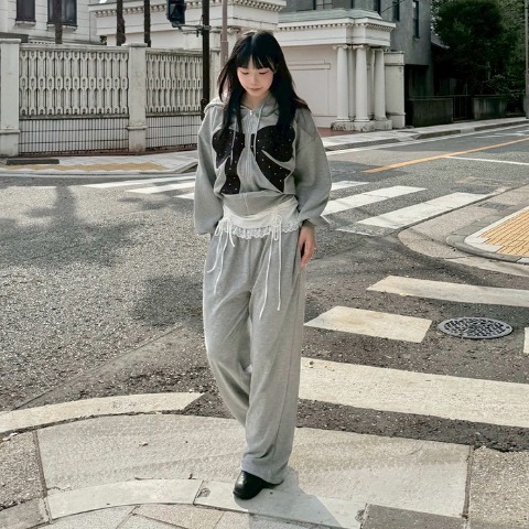 レディース　ジップパーカ（CHIP CLIP・TikTok）