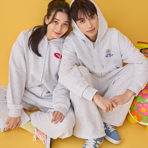 レディース　バックロゴジップパーカ（wiggle wiggle）