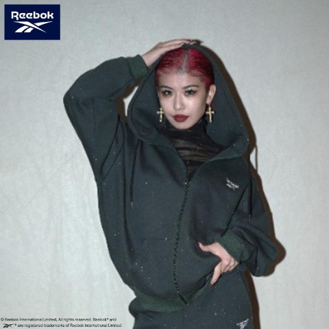 レディース　胸刺しゅうジップパーカ（Reebok）