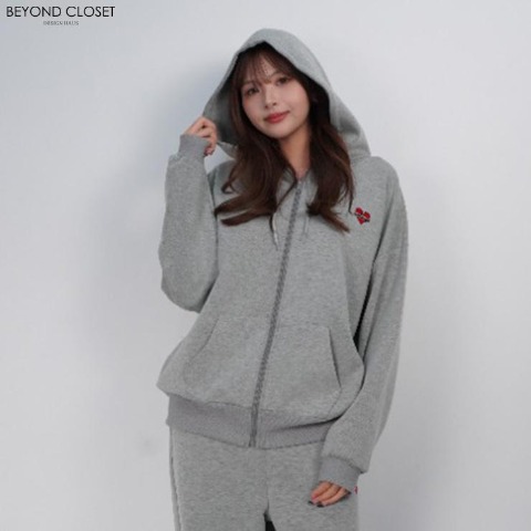 レディース　ジップパーカ（Beyond Closet）