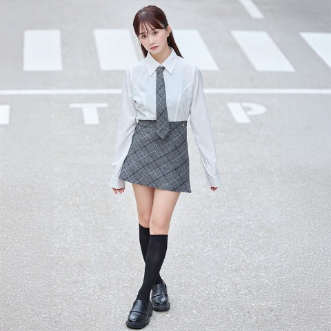 レディース　ネクタイ付シャツ（CHIP CLIP）