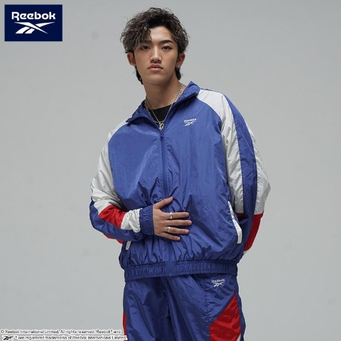レディース　ナイロンジャケット（Reebok）