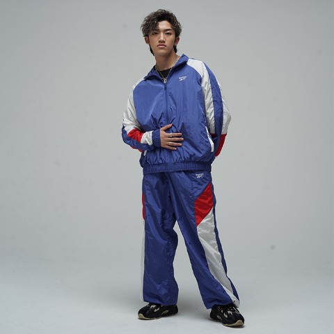 レディース　ナイロンジャケット（Reebok）
