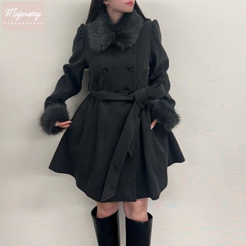レディース　ファー付ミドル丈コート（majoretty）
