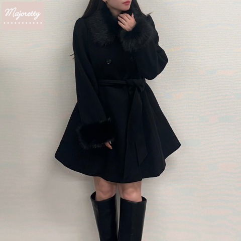 レディース　ファー付ミドル丈コート（majoretty）