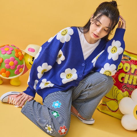 レディース　フラワーワッペンデニムパンツ（wiggle wiggle）