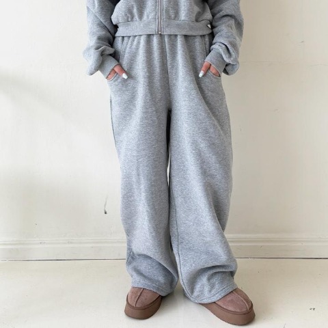 レディース　ジップパーカ+パンツ（CHIP CLIP・TikTok）