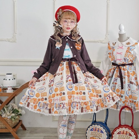 アリス柄♥️80 90　スカート　カーディガン 春秋　　ワンピース　ロンパース レディース【S～L】 総柄ジャンパースカート（majoretty×五月アイ