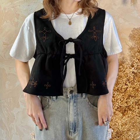 レディース　刺しゅう使いベスト（bleu et rose×remi）