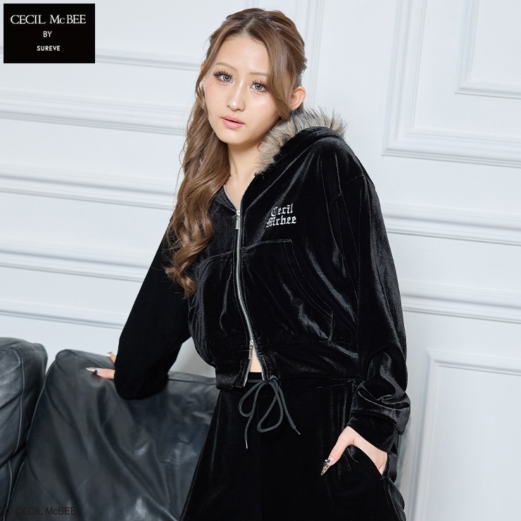 美品BURBERRY LONDON ファー付き ベロアジップアップパーカー レディース フードファー使いベロアジップパーカ（CECIL McBEE×SUREVE
