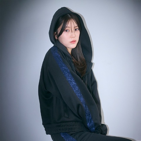 レディース　ブルゾン（SUREVE BLACK）