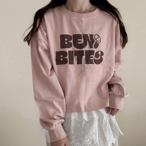 レディース　ロゴ使いプルオーバー（mirror bae.×BENI BITES）