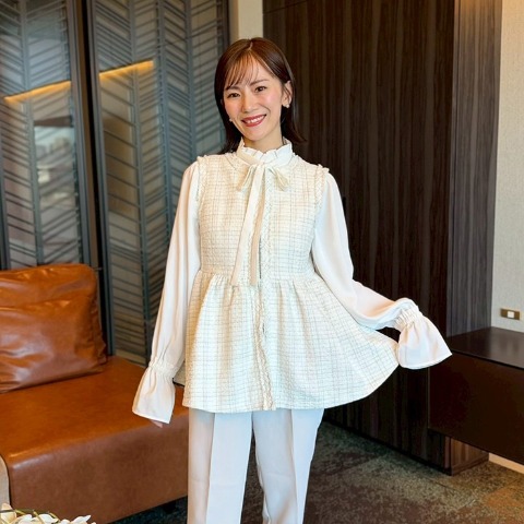 レディース　ラメ使いペプラムベスト（Kana×RagOut）