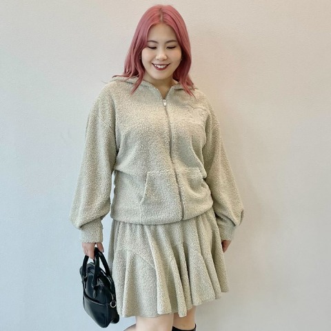 レディース　ボアジップパーカ（Derelikt）