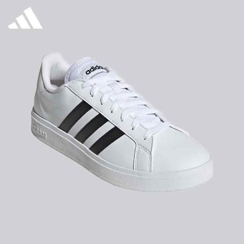 メンズ　スポーツスニーカー（adidas）