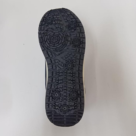 レディース【23.0～24.5cm】　防滑スニーカー（EDWIN）