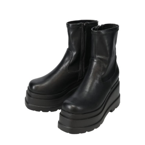 レディース　フラット厚底ショートブーツ（CECIL McBEE）