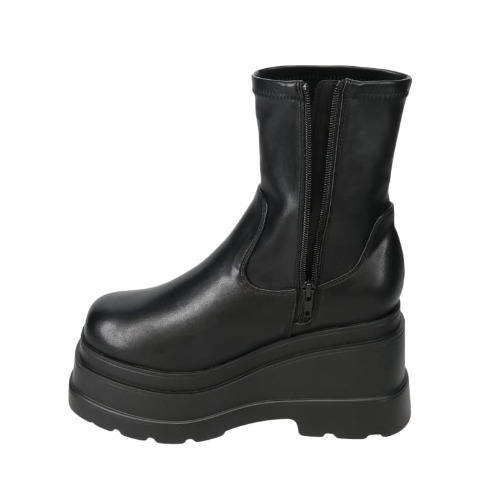 レディース　フラット厚底ショートブーツ（CECIL McBEE）