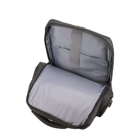 異素材ビジネスリュック