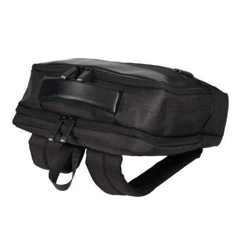 異素材ビジネスリュック