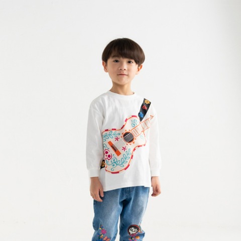 キッズ　長袖Tシャツ（100～120cm・futafuta/Disney）