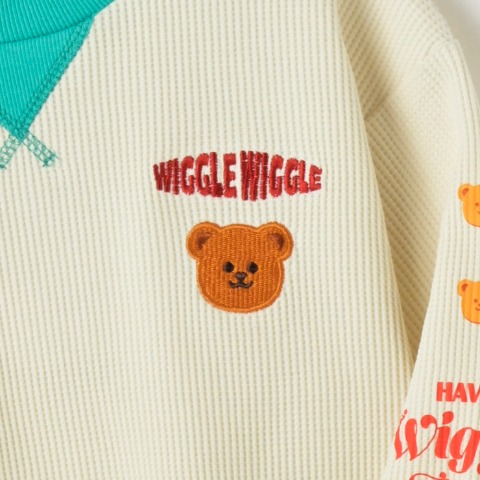 キッズ　長袖Tシャツ（100～120cm・wiggle wiggle）