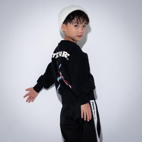 キッズ　プルオーバー（100～120cm・MY LITTLE WONDER/STAR WARS）