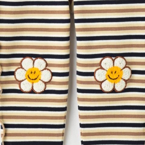 キッズ　レギンス（100～120cm・wiggle wiggle)