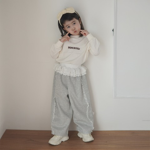 キッズ　Ｔシャツ（100～120cm･mirror bae./BENI BITES）