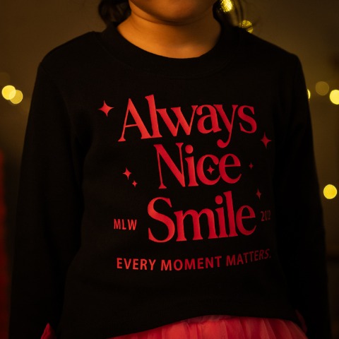 キッズ　長袖Ｔシャツ（100～120cm・MY LITTLE WONDER）