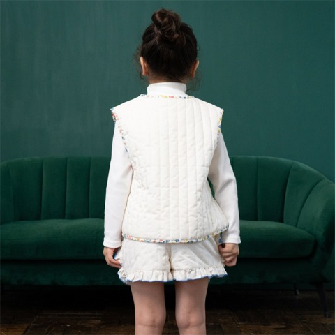 キッズ　ベスト（100～120cm・moimoi）