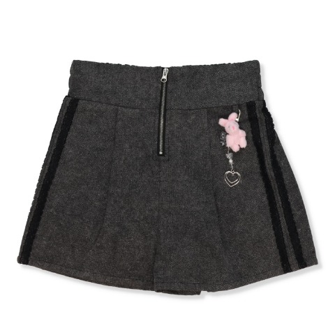 キッズ　ショートパンツ（110～120cm・rabyraby）