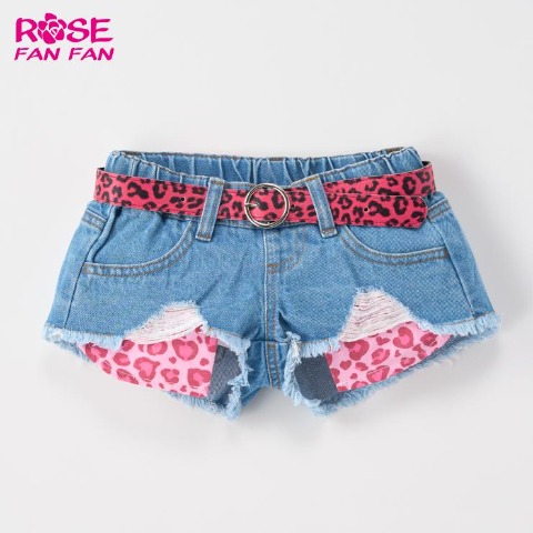 キッズ　ショートパンツ（100～120cm・ROSE FAN FAN）