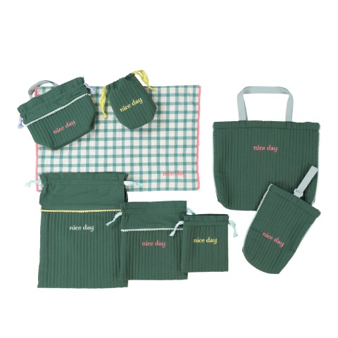 ロゴ刺しゅうイブルレッスンバッグ