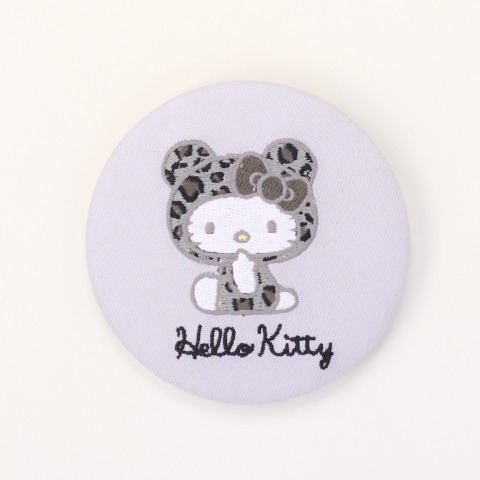 刺しゅう缶バッジ（ハローキティ）