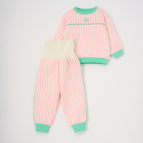 ベビー　パジャマ（80cm・90cm・95cm　THIS AND THAT)