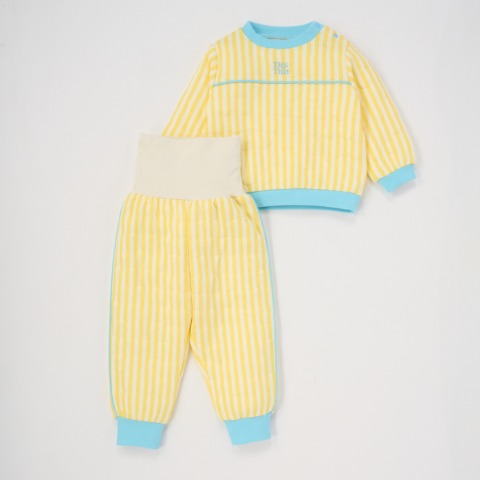 ベビー　パジャマ（80cm・90cm・95cm　THIS AND THAT)