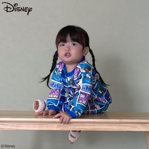 ベビー　パジャマ（80～95cm　Disney）
