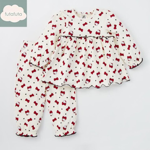 ベビー　パジャマ（80～95cm・ハローキティ）