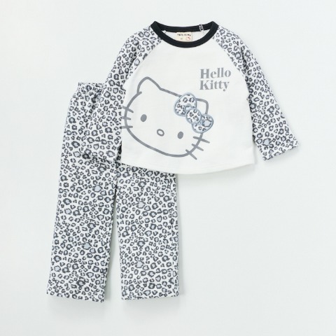 ベビー　パジャマ（80～95cm・ハローキティ）