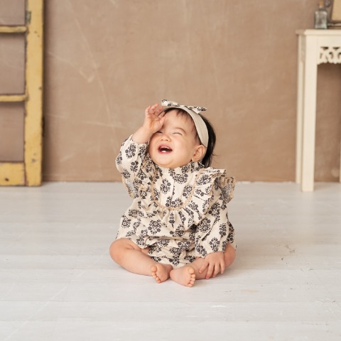 ベビー　バンダナ付き長袖ロンパス（70・80cm・&mignon）