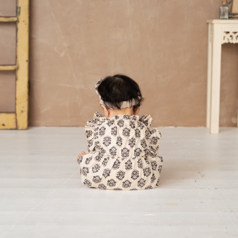 ベビー　バンダナ付き長袖ロンパス（70・80cm・&mignon）