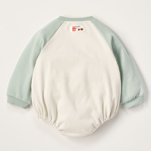 ベビー　ロンパス　（70-80cm・トミカとトム）