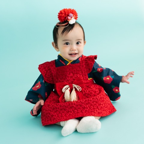 ベビー　エプロン付袴ロンパス（70・80cm・futafuta）