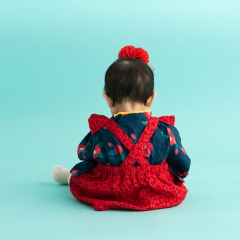 ベビー　エプロン付袴ロンパス（70・80cm・futafuta）